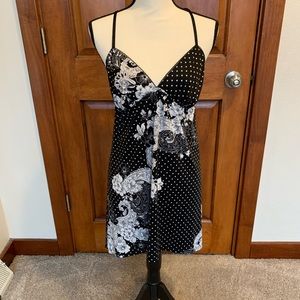 Cute nightie.  Great shape.